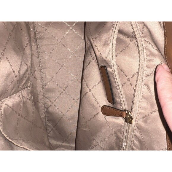 Michael Kors Monogram Shoulder Bag White Large - Picture 14 of 14